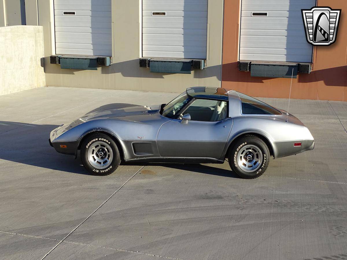 Chevrolet Corvette 25th anniversary 350 v8 1978 prix tout compris