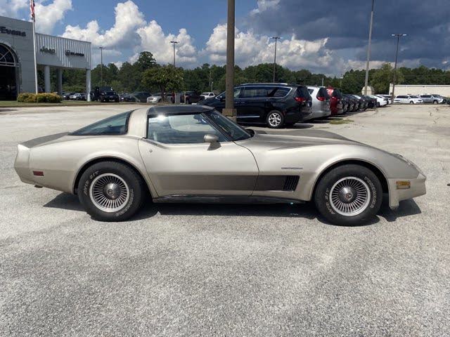 chevrolet corvette Collector edition coupe 1982 prix tout compris