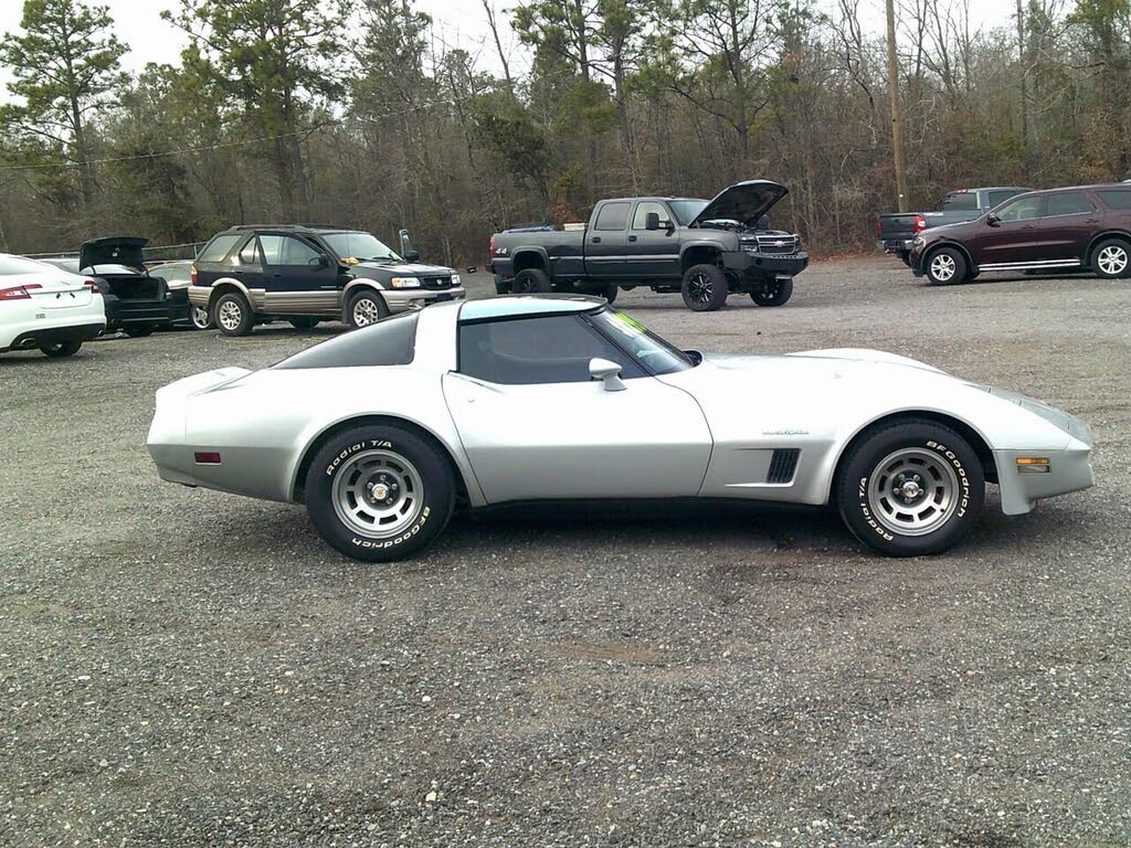 chevrolet corvette 1982 v8 prix tout compris