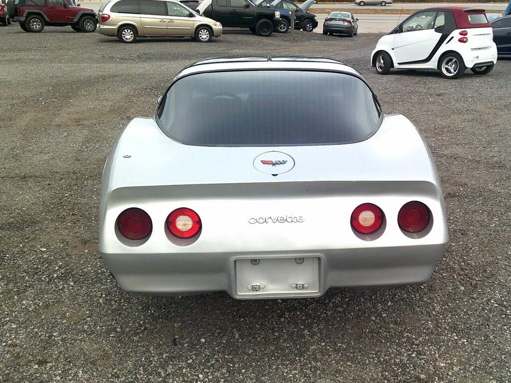 chevrolet corvette 1982 v8 prix tout compris