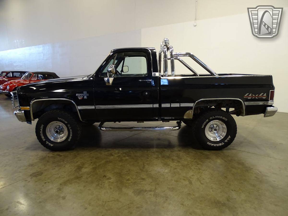 Vente de pick up americain ancien voiture américaine en stock