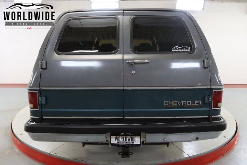 Chevrolet Suburban 350 v8  1990 prix tout compris