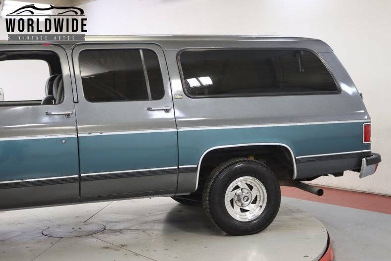 Chevrolet Suburban 350 v8  1990 prix tout compris