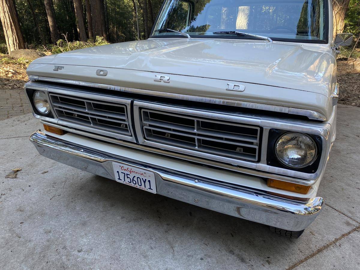 Ford F250 Xlt v8 360 1971 prix tout compris