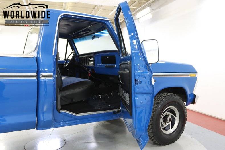 Ford F250 Highboy 44 v8 1978prix tout compris