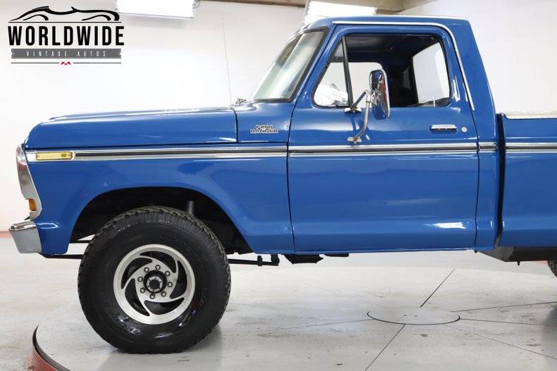 Ford F250 Highboy 44 v8 1978prix tout compris