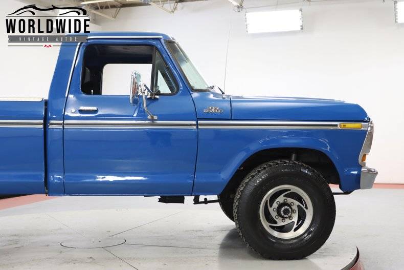 Ford F250 Highboy 44 v8 1978prix tout compris