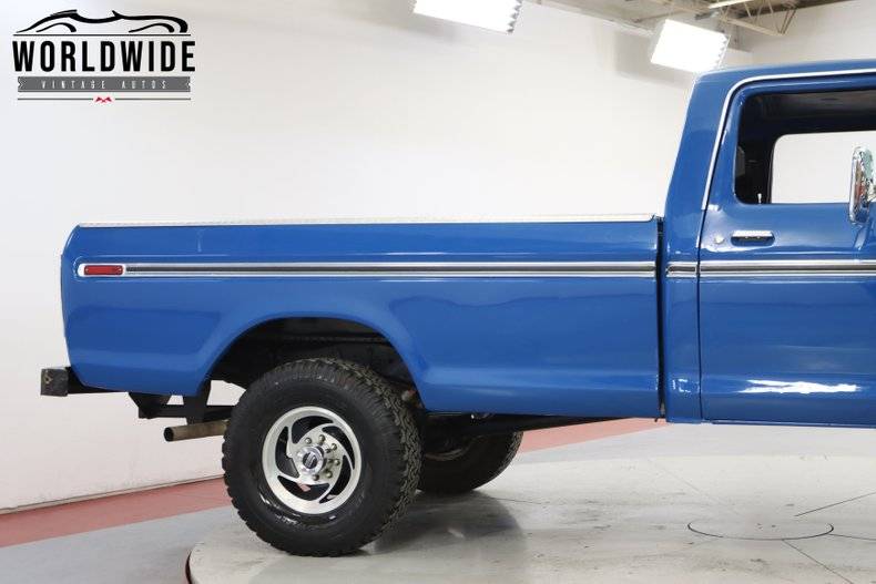 Ford F250 Highboy 44 v8 1978prix tout compris