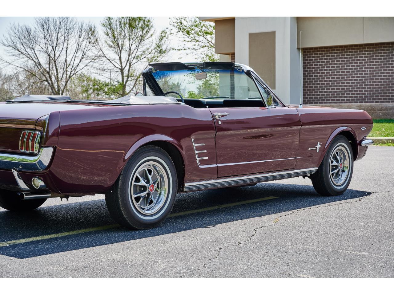 Ford Mustang Cabriolet 1966 v8 code c prix tout compris