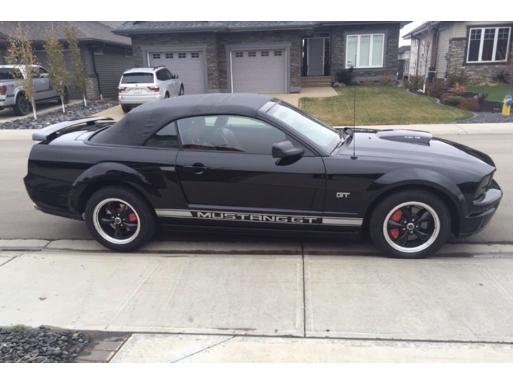 Ford Mustang Gt v8 2005 prix tout compris 2005 hors homologation 4500€