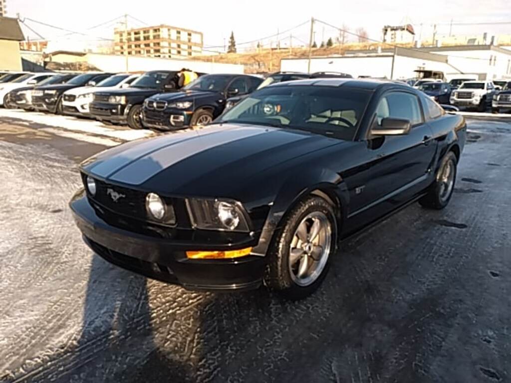 Ford Mustang Gt premium 2005 v8 prix tout compris hors homologation 4500 €