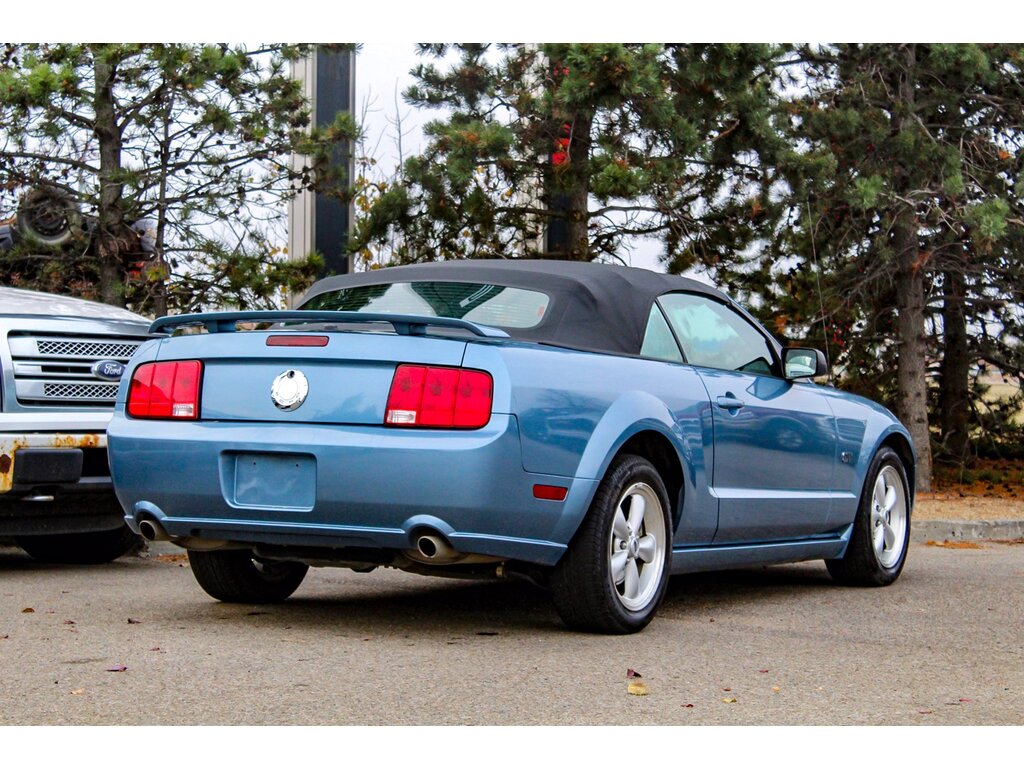 Ford Mustang 1ere main gt premium prix tout compris hors homologation 4500€