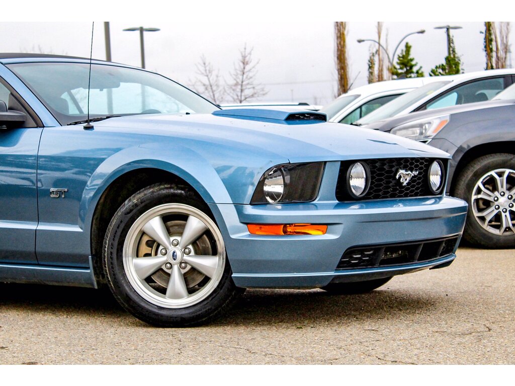 Ford Mustang 1ere main gt premium prix tout compris hors homologation 4500€