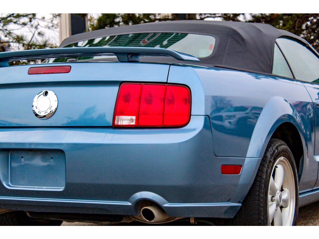 Ford Mustang 1ere main gt premium prix tout compris hors homologation 4500€