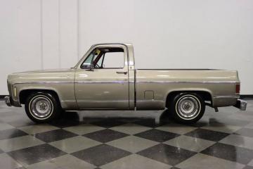 1977 Chevrolet C10 Silverado short bed 350 V8 1977 Prix tout compris