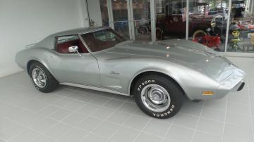 1976 Chevrolet Corvette V8 1976 Tout compris  