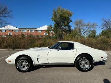 1976 Chevrolet Corvette Stingray L48 1976 Tout compris  