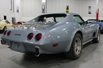 1977 Chevrolet Corvette Stingray V8 L48 1977 Tout compris  