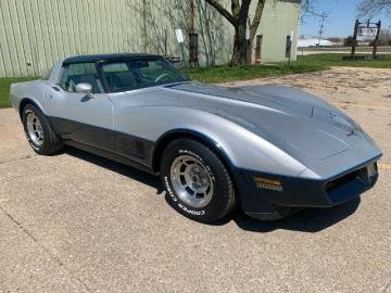 1981 chevrolet corvette 350 V8 Scd Main 1981 Prix tout compris