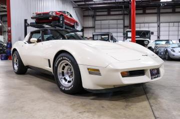 1981 Chevrolet Corvette V8 1981 Tout compris  