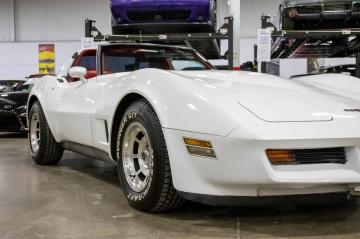 1981 Chevrolet Corvette V8 5.7L 1981 Tout compris  