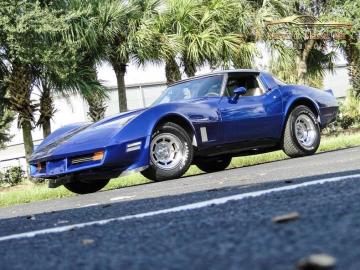 1982 Chevrolet Corvette V8 5.7L 1982 Prix tout compris