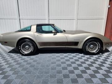 1982 Chevrolet Corvette V8 1982 Tout compris 