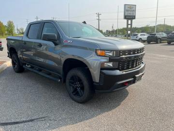 2021 Chevrolet Silverado 1500 Custom Trail Boss Crew Cab 4WD Tout compris hors homologation 4500e