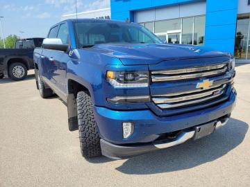 2017 Chevrolet Silverado   LTZ Crew Cab 4WD Tout compris hors homologation 4500e