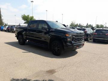 2022 Chevrolet Silverado  Custom Trail Boss Crew Cab 4WD Tout compris hors homologation 4500e