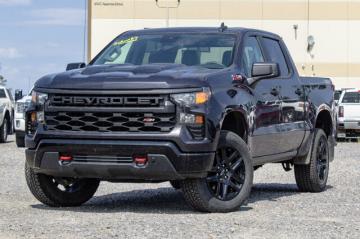 2022 Chevrolet Silverado   Custom Trail Boss Crew Cab 4X4 Tout compris hors homologation 4500e