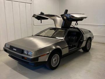 DeLorean DMC-12