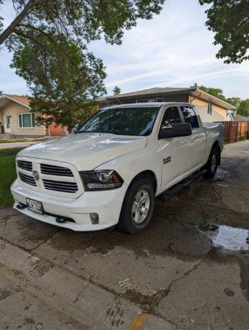 2014 DODGE ram 537l 4WD Crew Cab 140.5 Sport Tout compris hors homologation 4500e