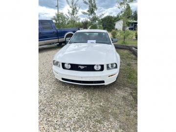 2005 Ford Mustang GT V8 Tout compris hors homologation 4500e