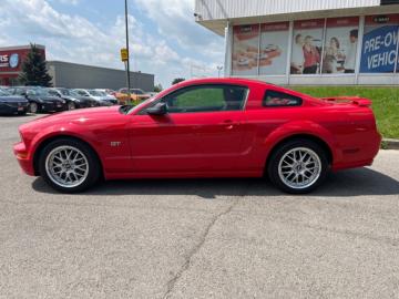 2005 Ford Mustang GT 1ere Main Tout compris hors homologation 4500e