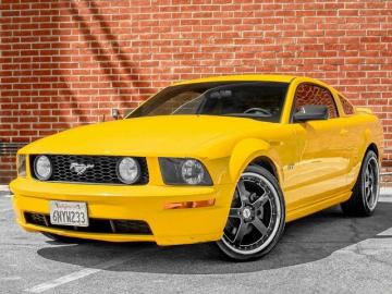 2006 ford mustang GT Premium V8 2006 Prix tout compris hors homolog 4500€