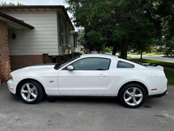 2010 Ford Mustang GT V8 Tout compris hors homologation 4500e