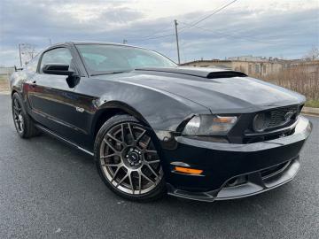 2012 Ford Mustang GT 412 hp 5L V8 Tout compris hors homologation 4500e