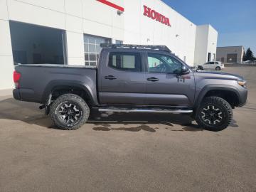 2017 Toyota Tacoma 4x4 Double Cab V6 TRD Off-Road Tout compris hors homologation 4500e