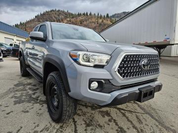 2018 Toyota Tacoma TRD Sport Tout compris hors homologation 4500e