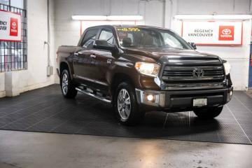 2017 Toyota Tundra  Platinum CrewMax 5.7L 4x4 Tout compris hors homologation 4500e