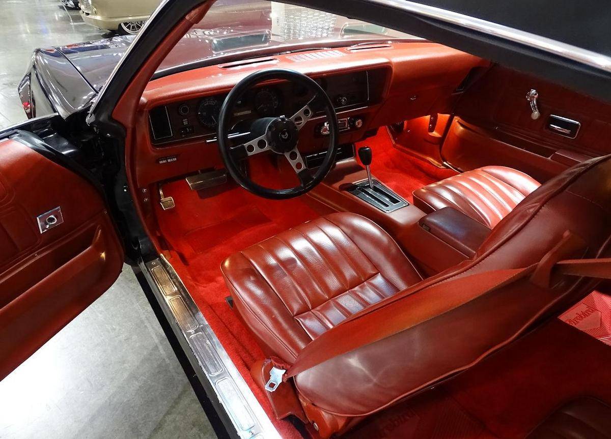 Pontiac Firebird 350 v8 1977 prix tout compris